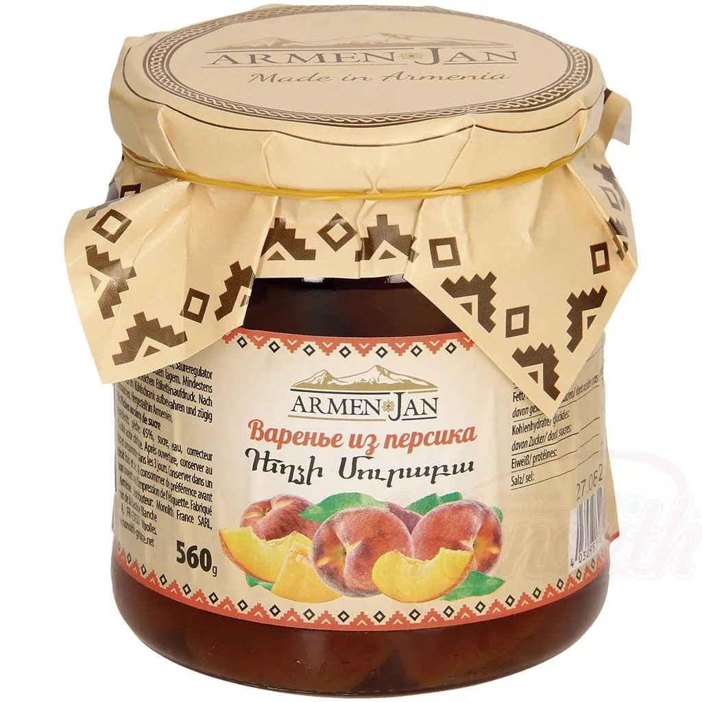 Morceaux de pêche dans du sirop de sucre